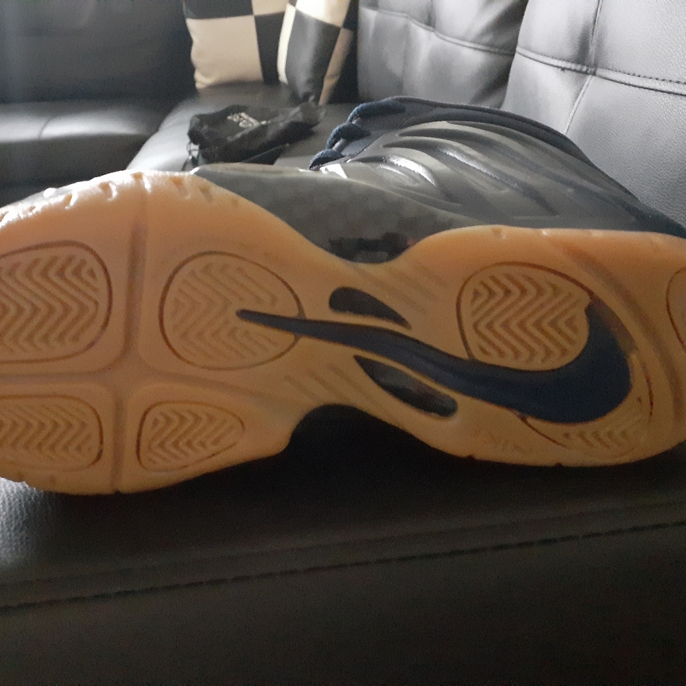 Sneaker - Picture 4 of 4